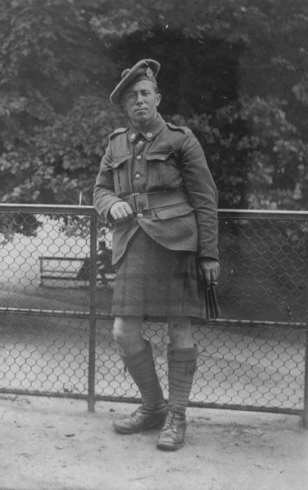 Private George HODDINOTT served and died in WW1.